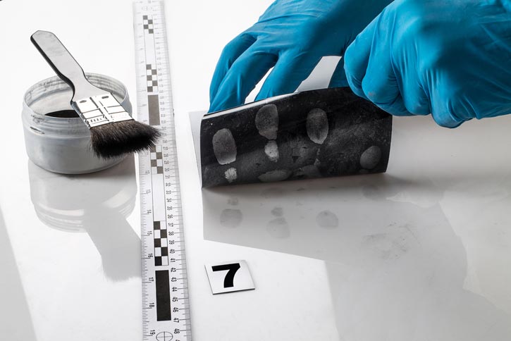 How to become a Forensic Science Technician